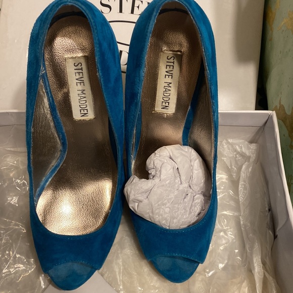 Shoes - Picture 3 of 3